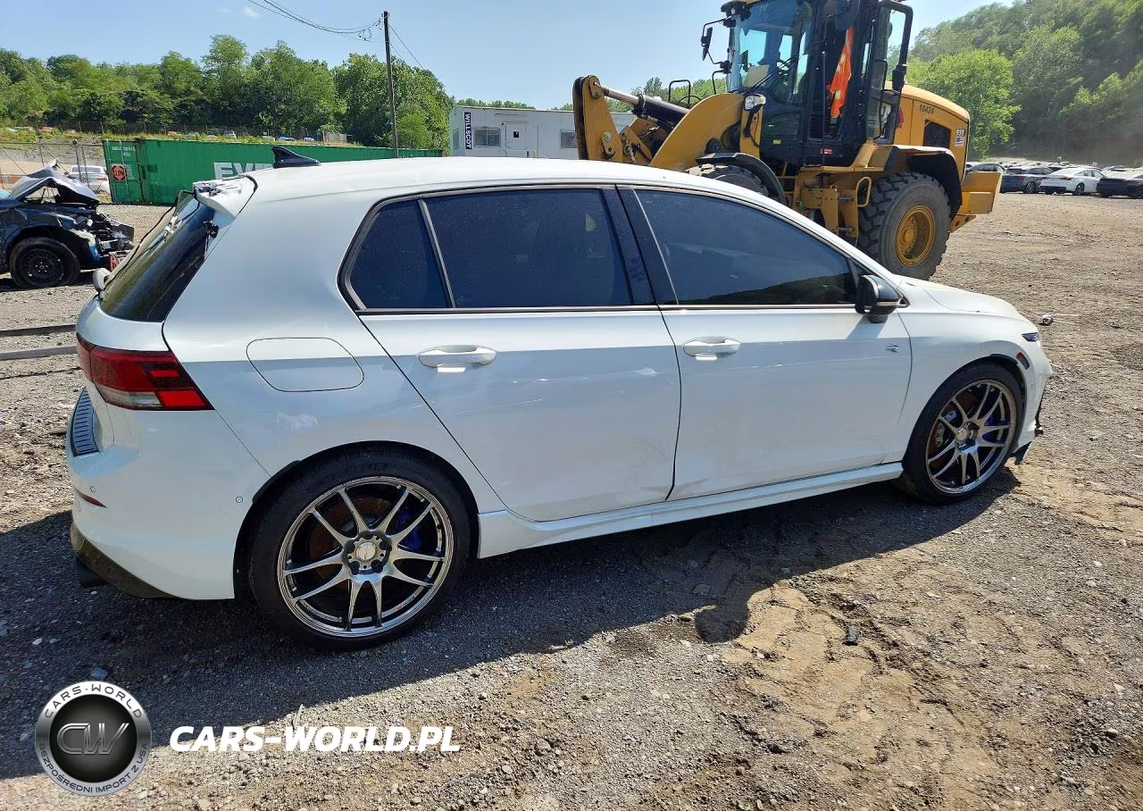 2025 Volkswagen Golf R VIN:WVWEB7CD1SW216768 - 3