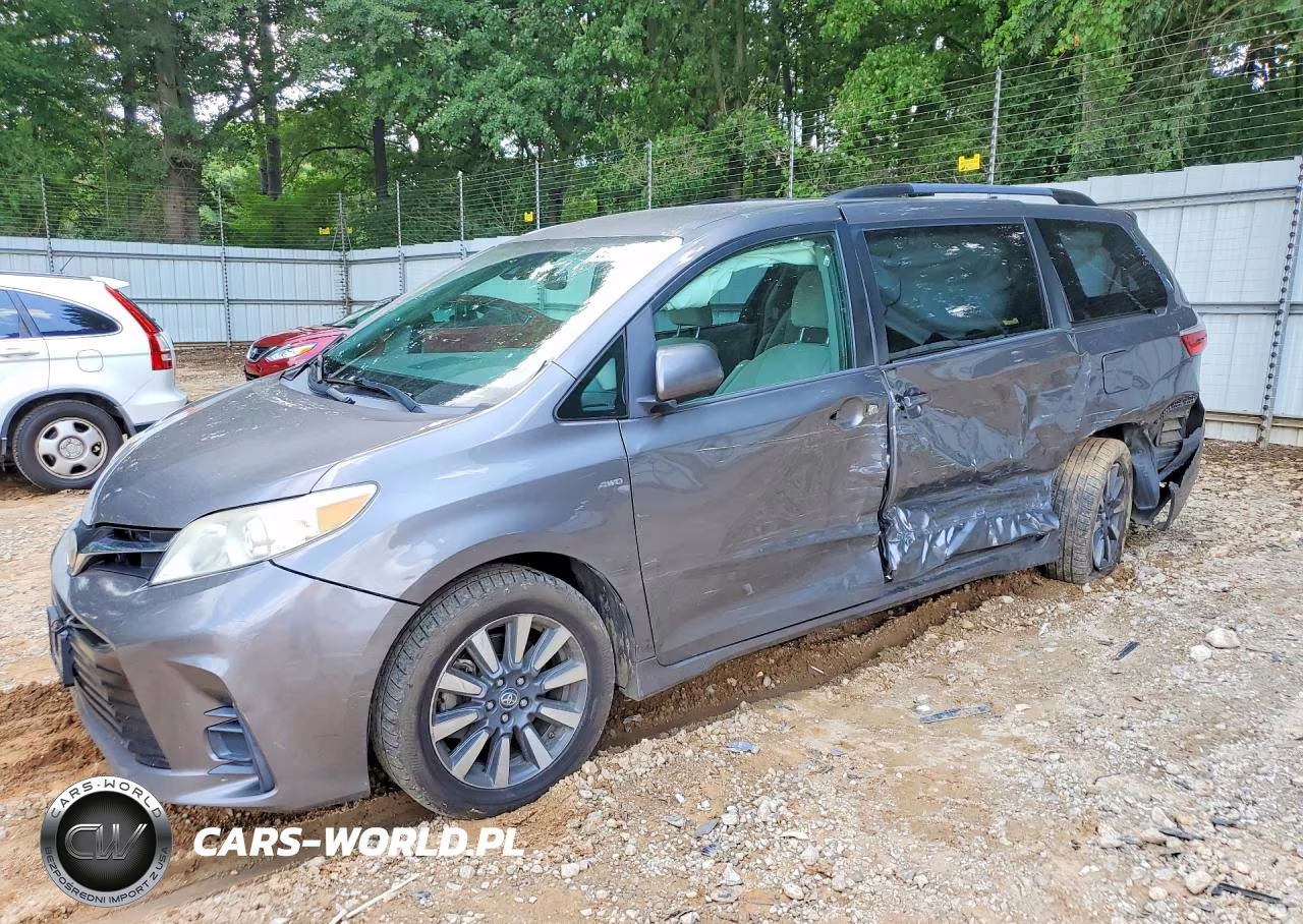 2018 Toyota Sienna Le