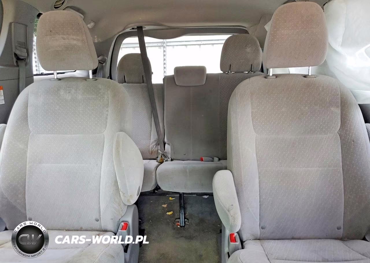 2018 Toyota Sienna Le VIN:5TDJZ3DCXJS197290 - 10