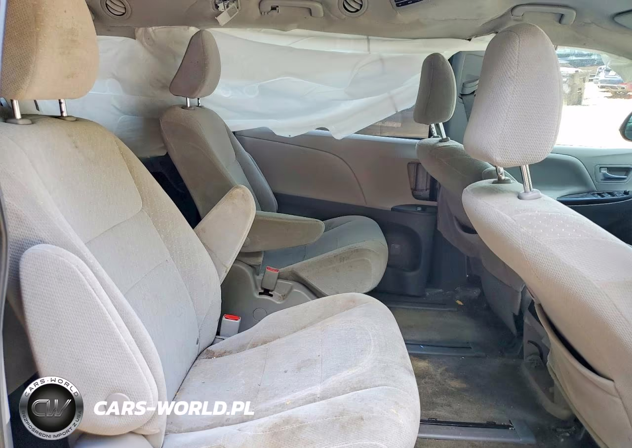 2018 Toyota Sienna Le VIN:5TDJZ3DCXJS197290 - 11