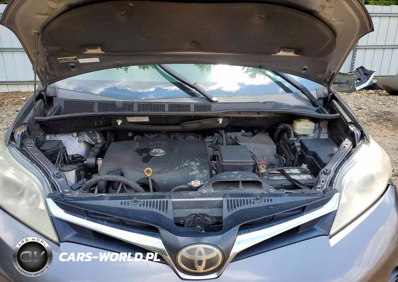 2018 Toyota Sienna Le VIN:5TDJZ3DCXJS197290 - 12