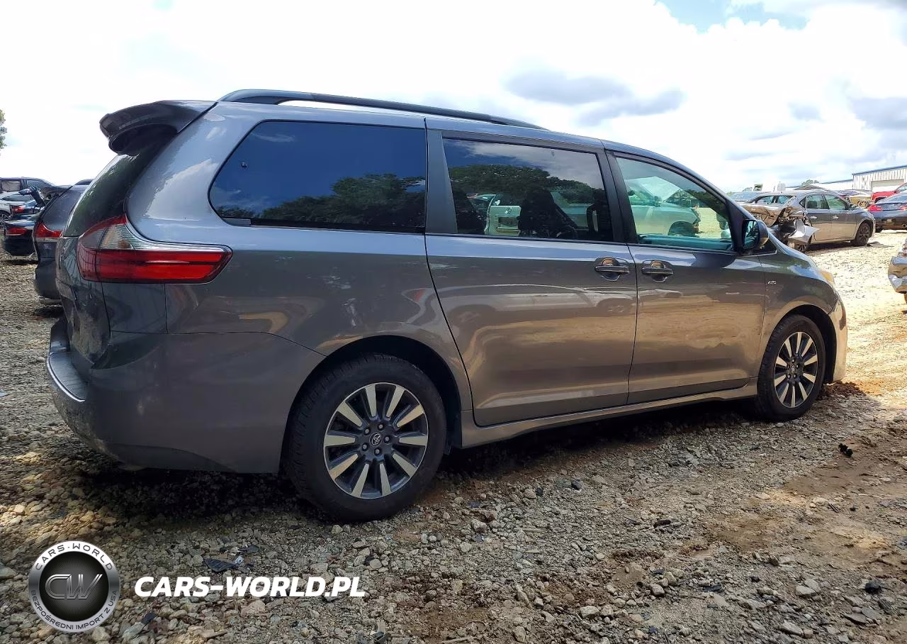 2018 Toyota Sienna Le VIN:5TDJZ3DCXJS197290 - 3