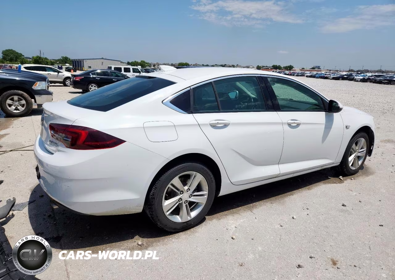 2018 Buick Regal Preferred VIN:W04GL6SX6J1130082 - 3