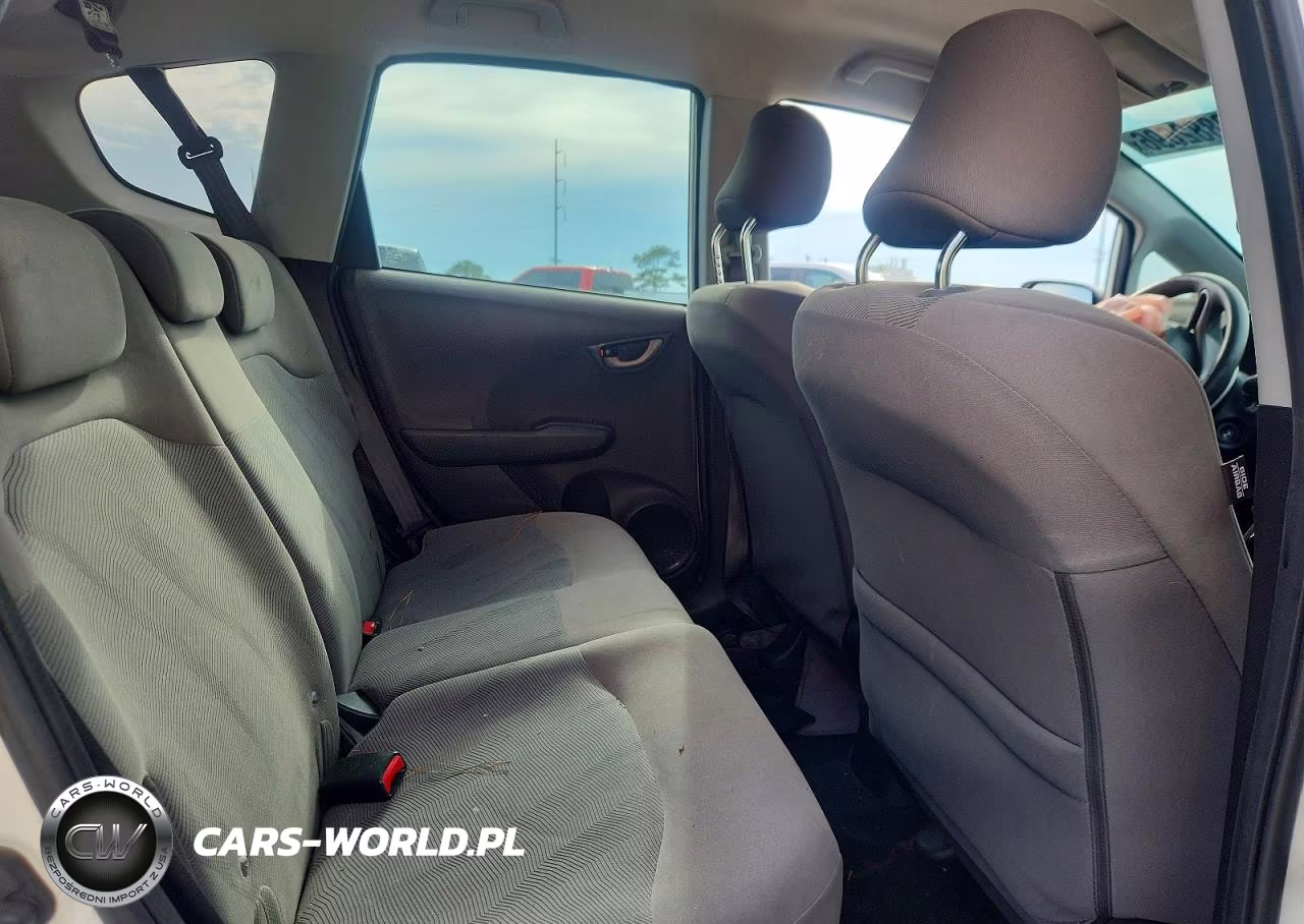 2010 Honda Fit VIN:JHMGE8H20AC034068 - 10
