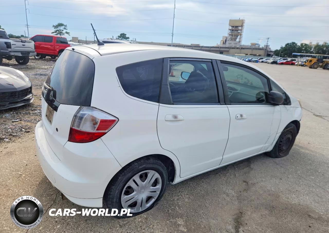 2010 Honda Fit VIN:JHMGE8H20AC034068 - 3