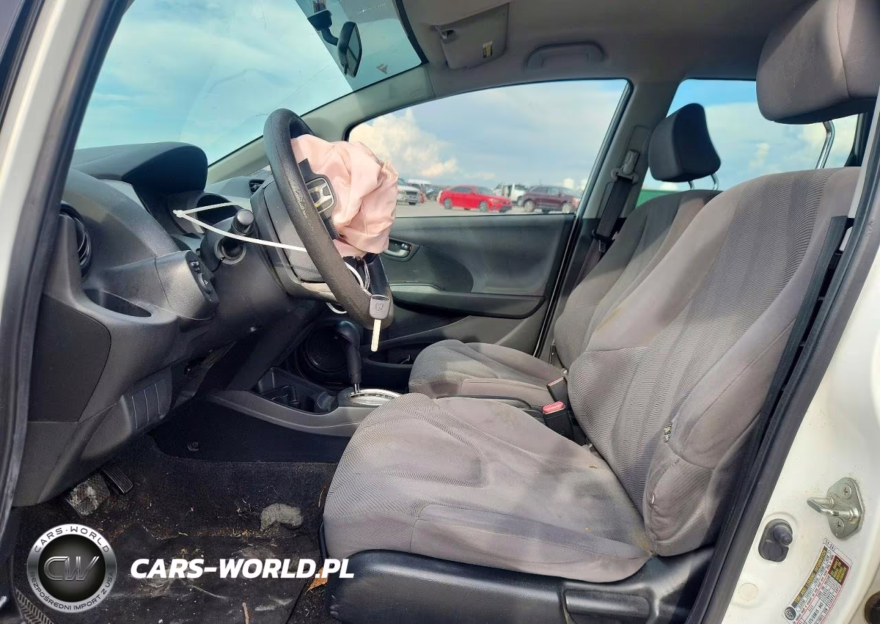 2010 Honda Fit VIN:JHMGE8H20AC034068 - 7