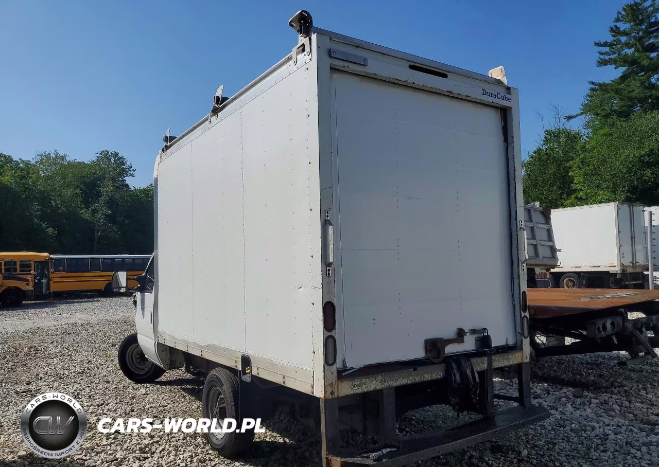 2019 Ford Econoline E350 Super Duty Cutaway Van VIN:1FDWE3F69KDC63054 - 2