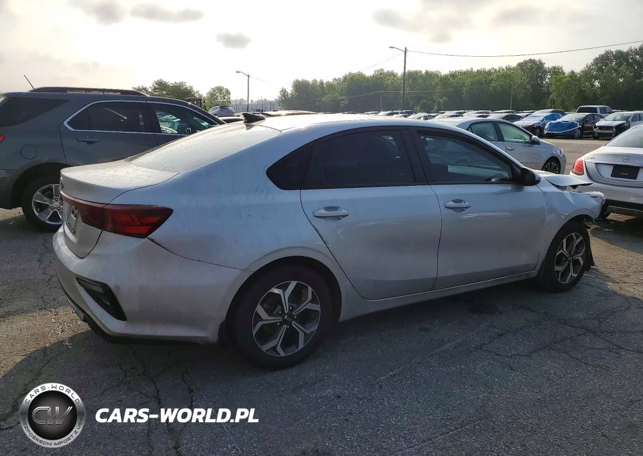 2021 Kia Forte Lxs VIN:3KPF24AD2ME398838 - 3