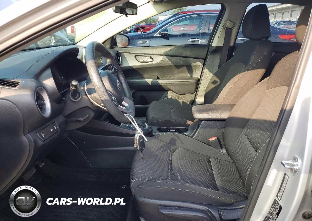 2021 Kia Forte Lxs VIN:3KPF24AD2ME398838 - 7