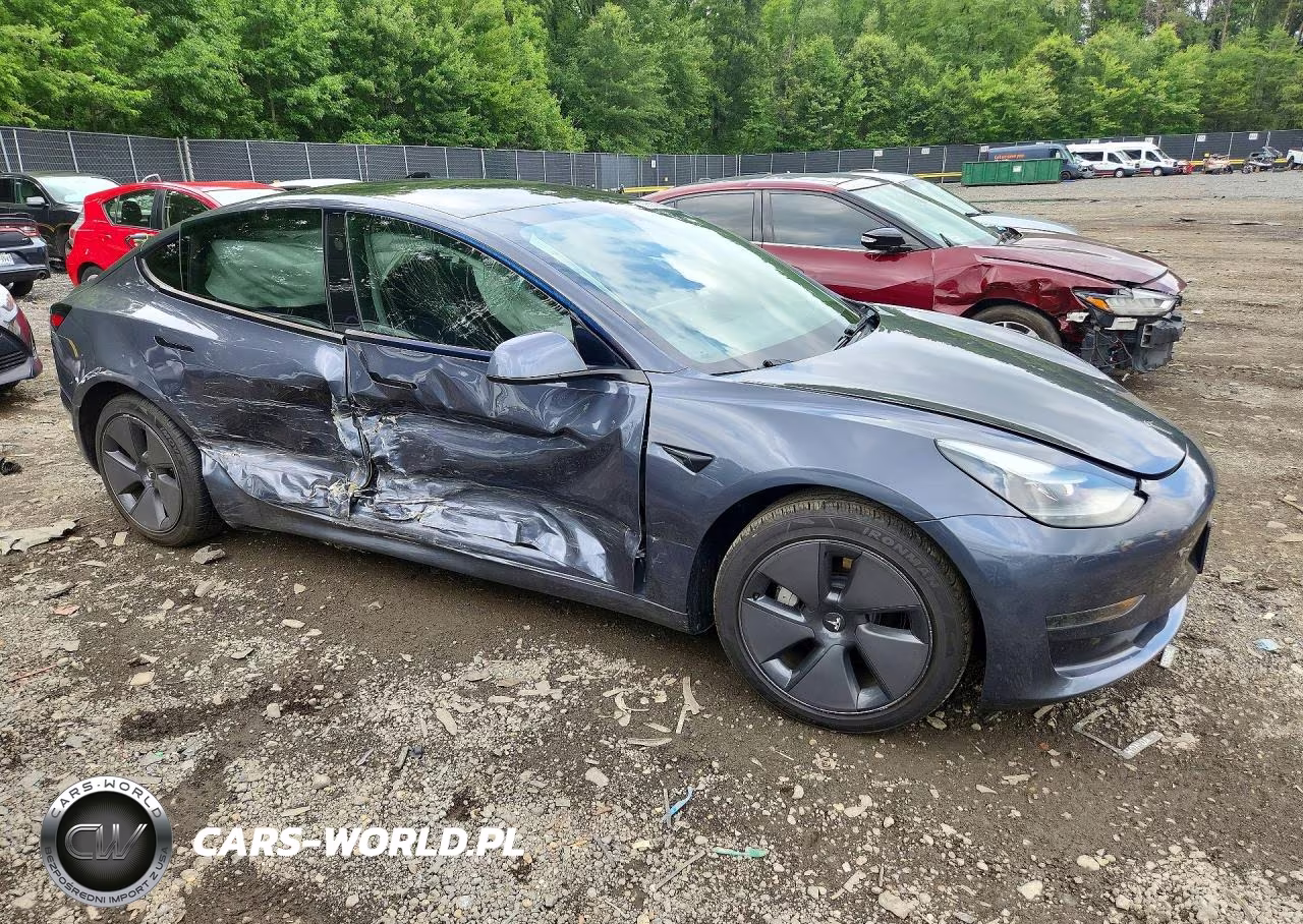 2023 Tesla Model 3 VIN:5YJ3E1EAXPF423105 - 4