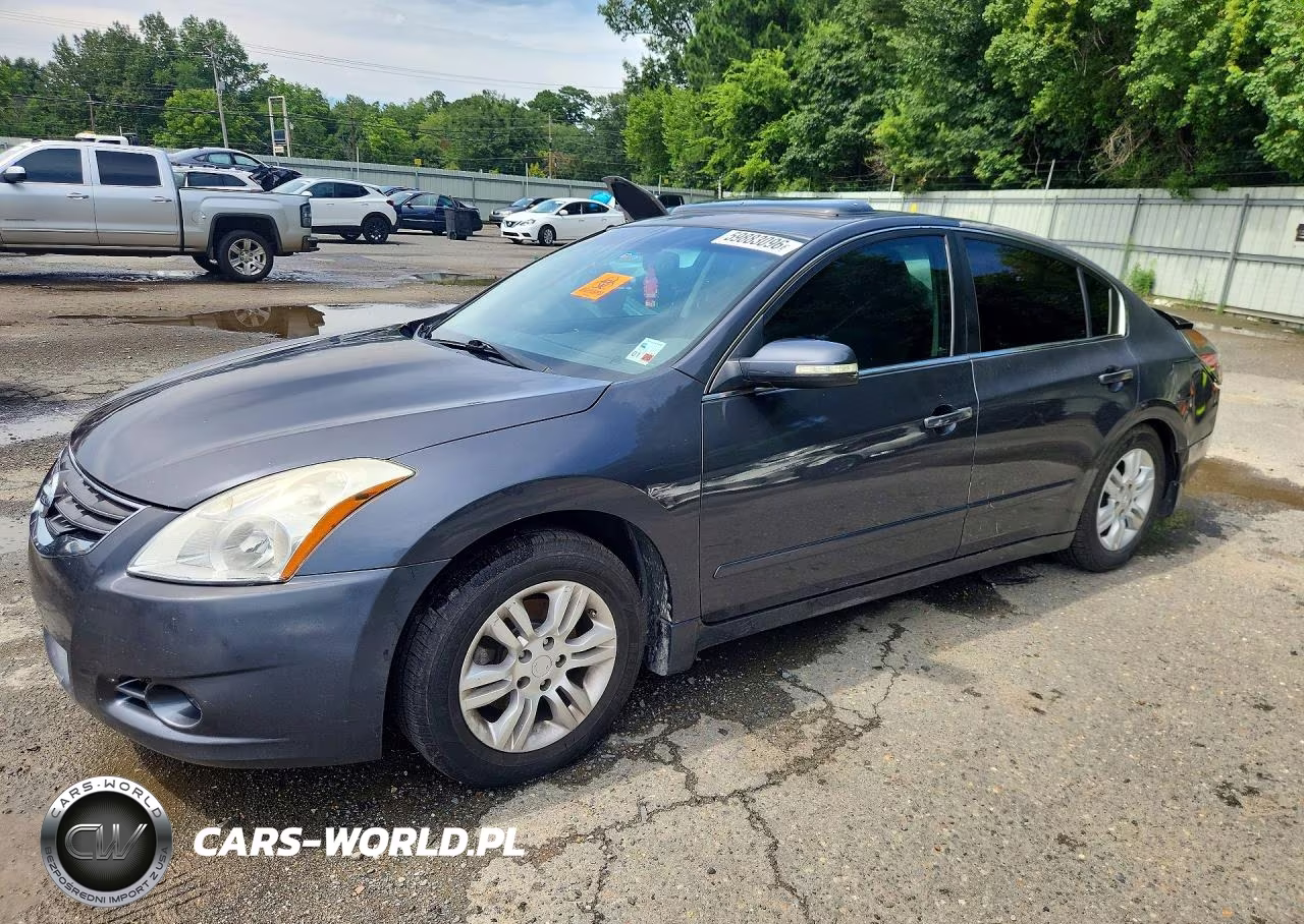 2010 Nissan Altima Base