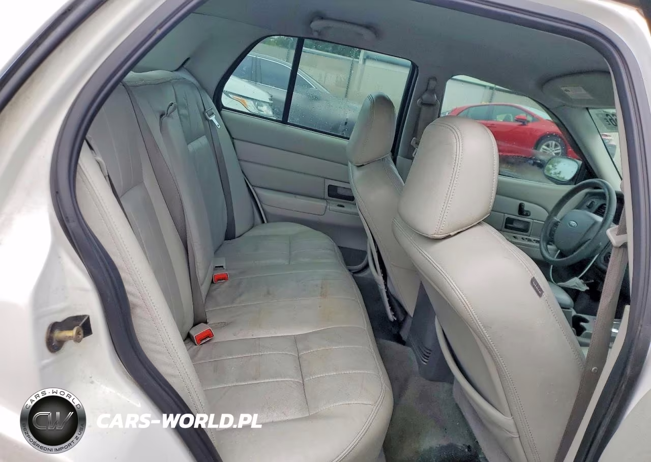2005 Ford Crown Victoria Lx VIN:2FAHP74W65X156015 - 10