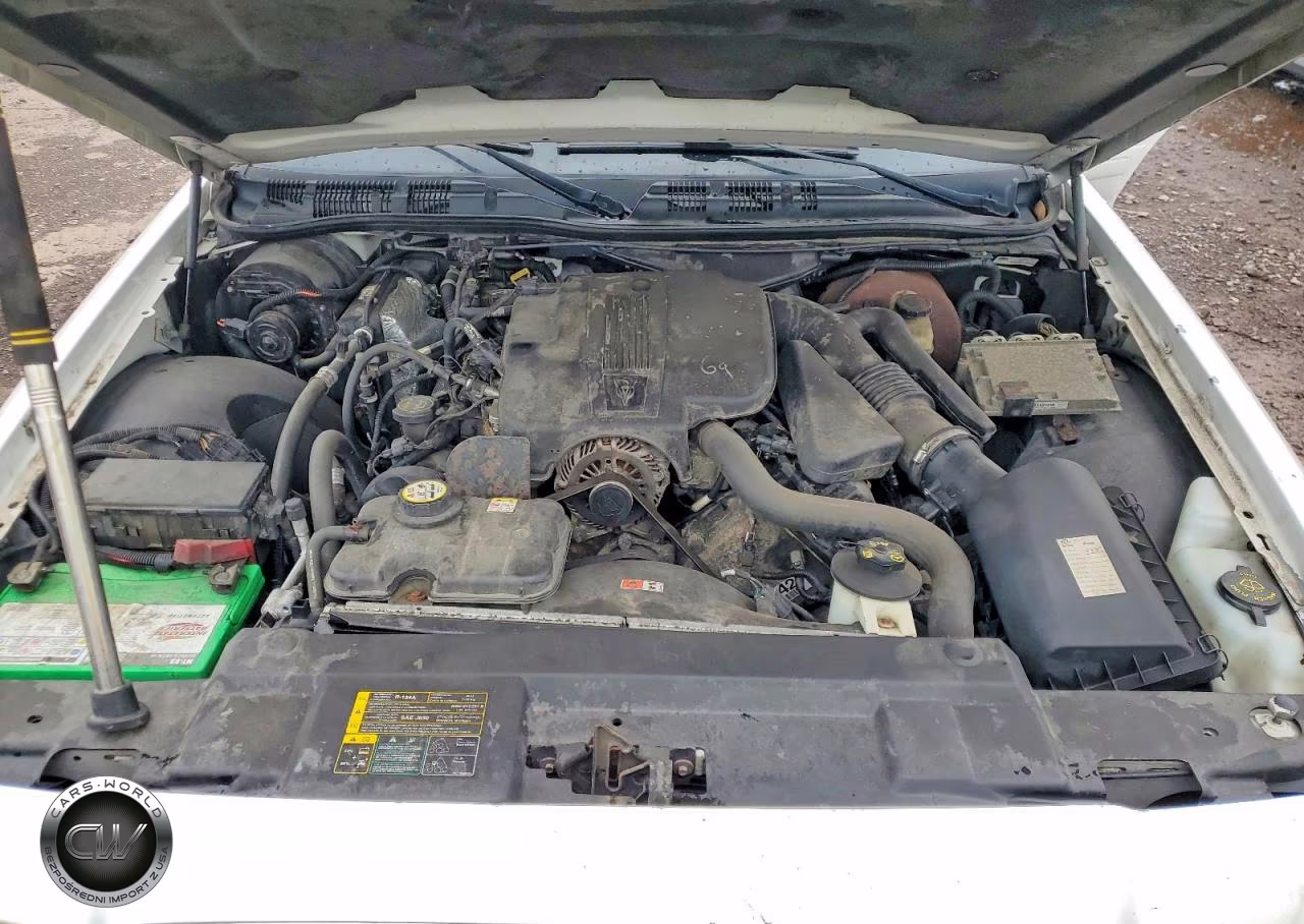 2005 Ford Crown Victoria Lx VIN:2FAHP74W65X156015 - 11