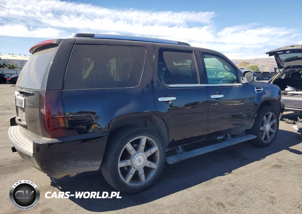 2008 Cadillac Escalade Luxury VIN:1GYFK63868R110755 - 3