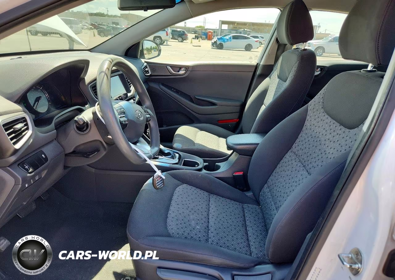 2017 Hyundai Ioniq Blue VIN:KMHC65LC4HU034571 - 7