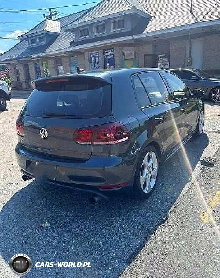 2010 Volkswagen Gti VIN:WVWGD7AJ8AW416105 - 4