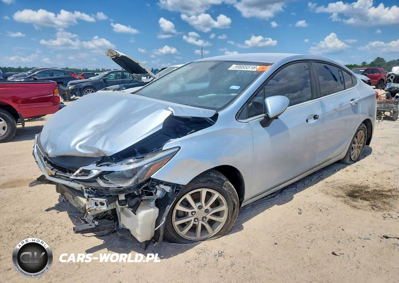 2018 Chevrolet Cruze Lt VIN:1G1BE5SM2J7113702 - 1