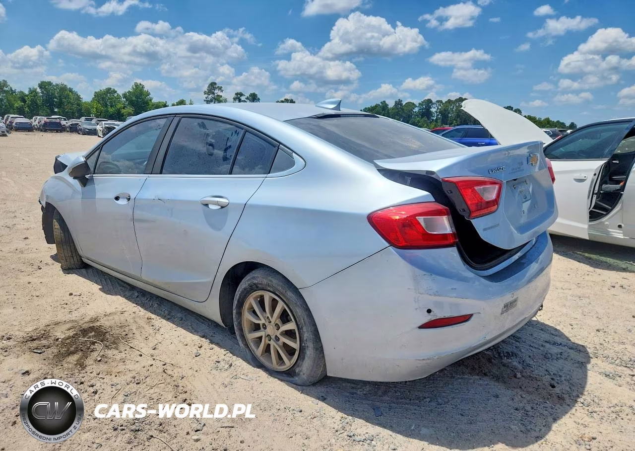 2018 Chevrolet Cruze Lt VIN:1G1BE5SM2J7113702 - 2