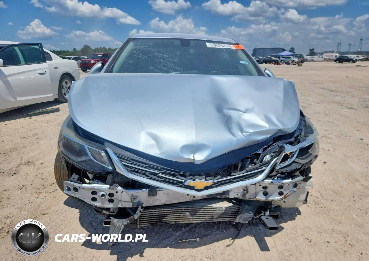 2018 Chevrolet Cruze Lt VIN:1G1BE5SM2J7113702 - 5