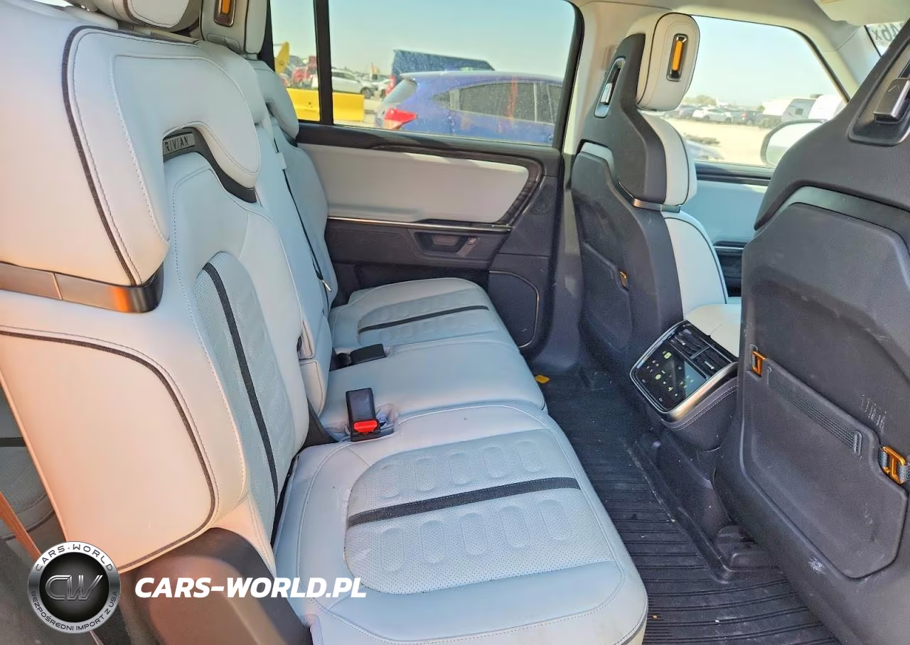 2025 Rivian R1S Adventure VIN:7PDSGBBA8SN053548 - 11
