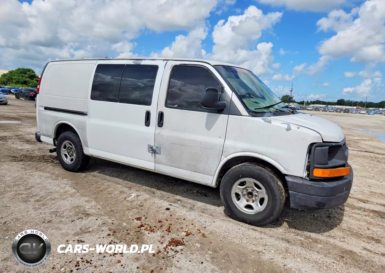 2004 Chevrolet Express G1500 VIN:1GCFG15X841179387 - 4