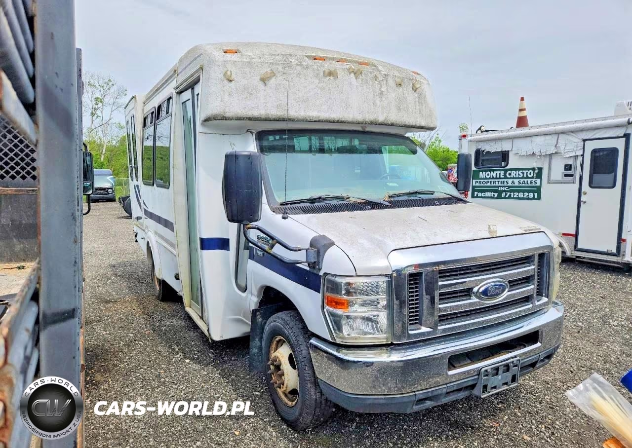 2013 Ford Econoline E350 Super Duty Van