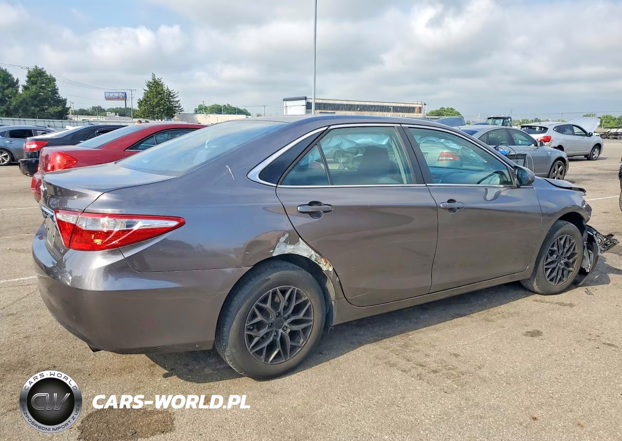 2015 Toyota Camry Le VIN:4T4BF1FK4FR515771 - 3