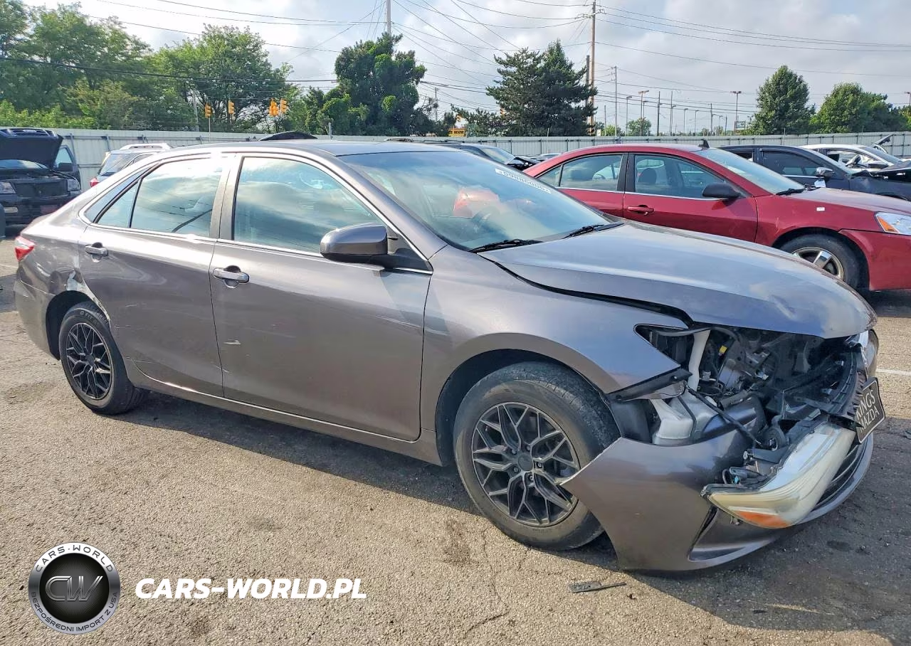 2015 Toyota Camry Le VIN:4T4BF1FK4FR515771 - 4