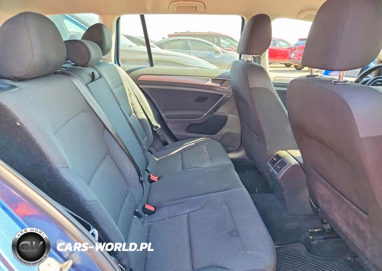 2019 Volkswagen Golf Sportwagen S VIN:3VW217AUXKM500129 - 10