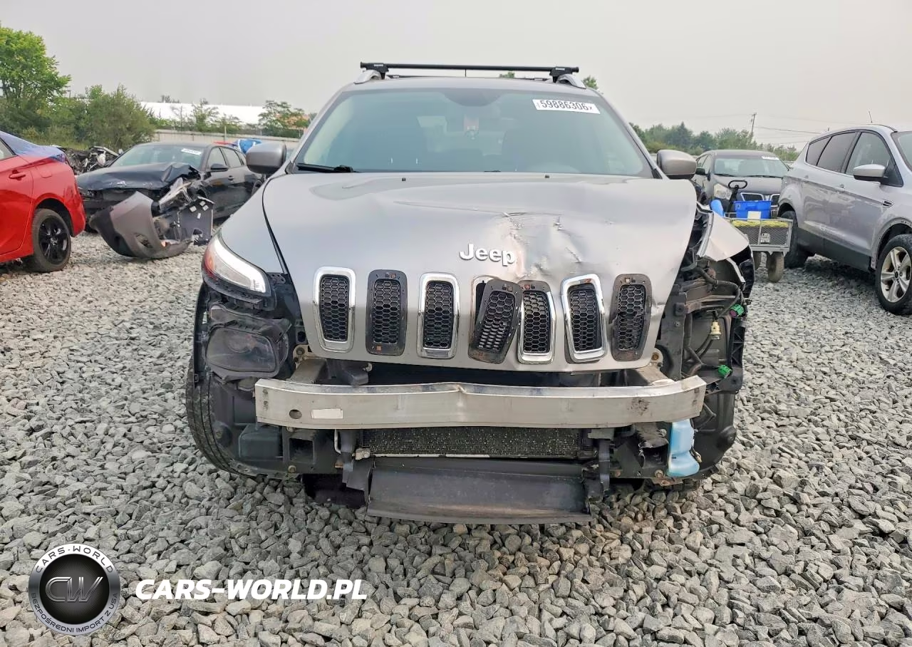 2015 Jeep Cherokee Latitude VIN:1C4PJMCS1FW725466 - 5