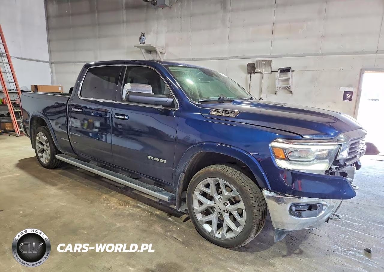 2019 Ram 1500 Laramie VIN:1C6SRFRT0KN898496 - 4