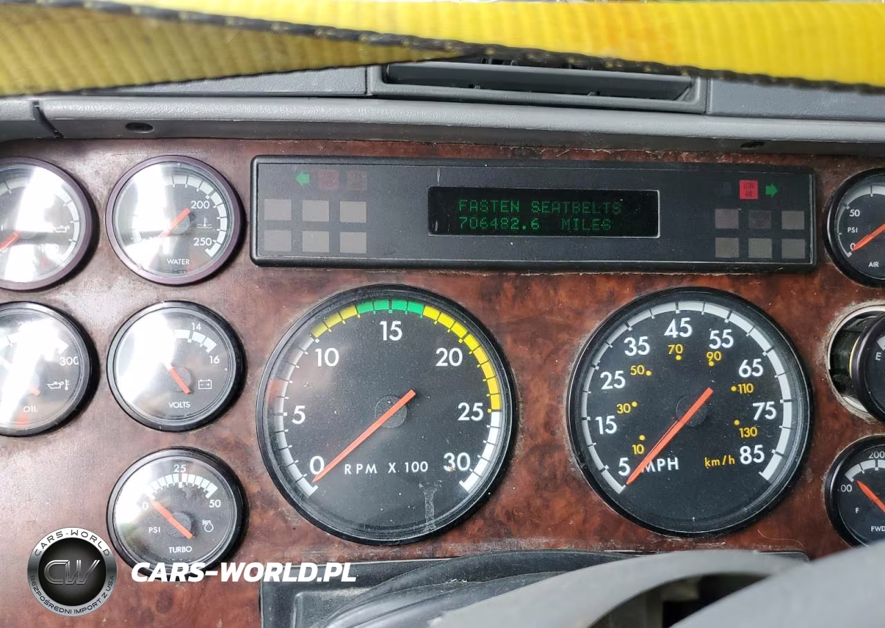 2003 Freightliner Conventional St120 VIN:1FUJBBBG83LK59805 - 8