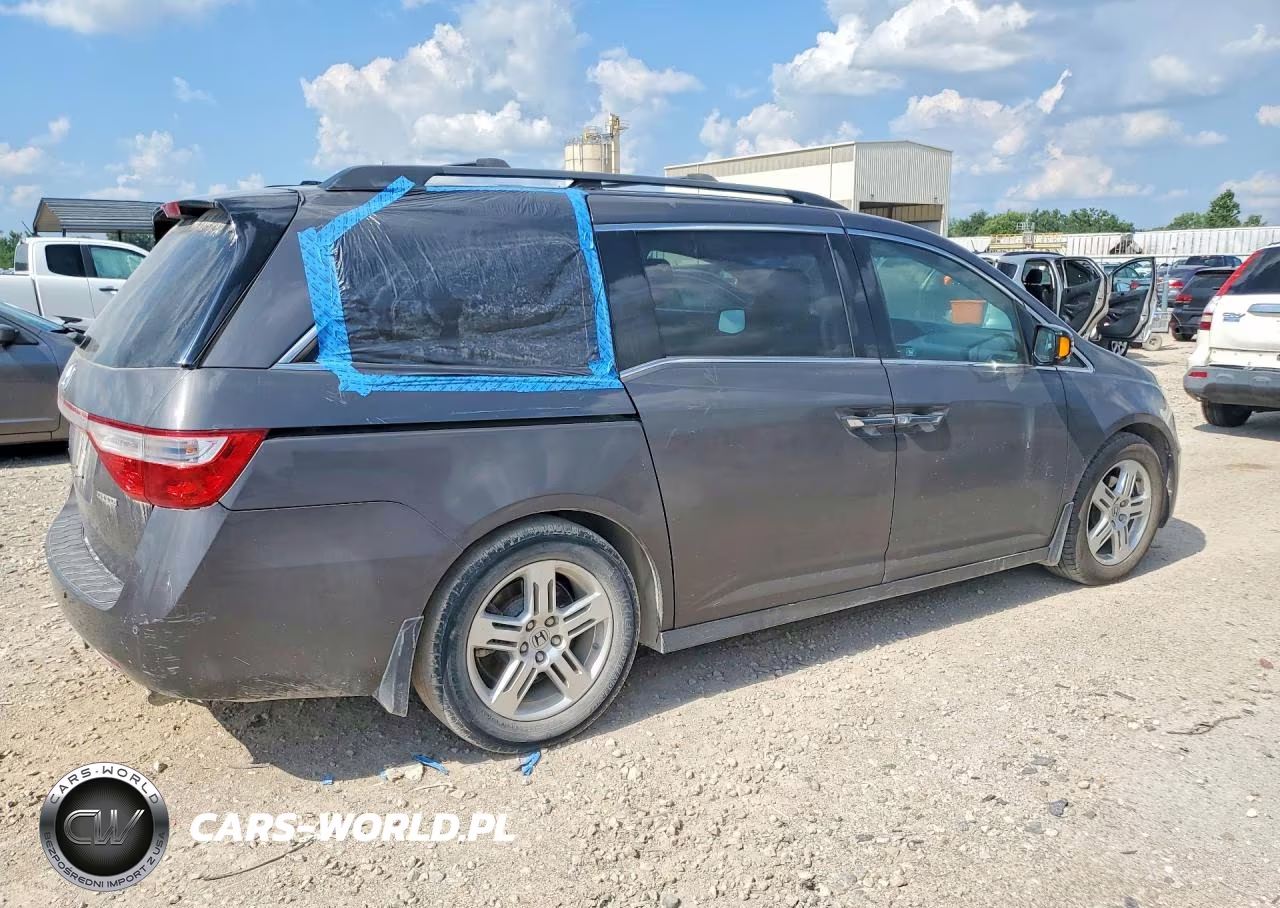 2012 Honda Odyssey Touring VIN:5FNRL5H98CB133349 - 3