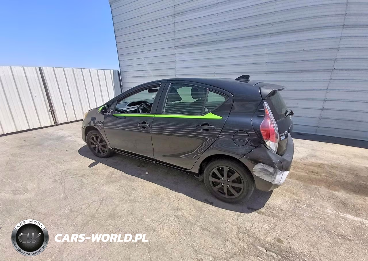 2016 Toyota Prius C Persona Special Edition VIN:JTDKDTB38G1119229 - 2