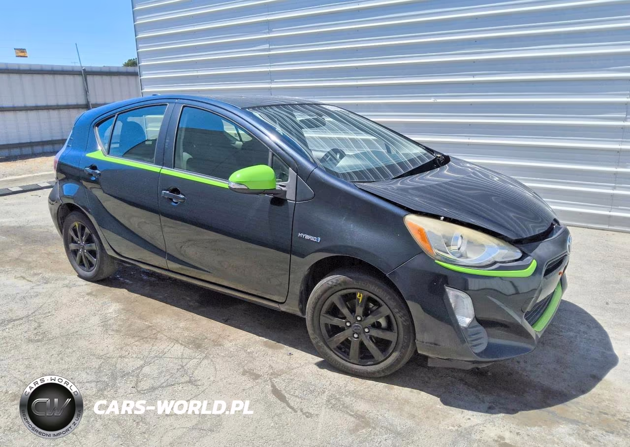 2016 Toyota Prius C Persona Special Edition VIN:JTDKDTB38G1119229 - 4