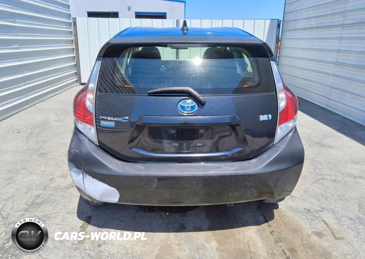 2016 Toyota Prius C Persona Special Edition VIN:JTDKDTB38G1119229 - 6
