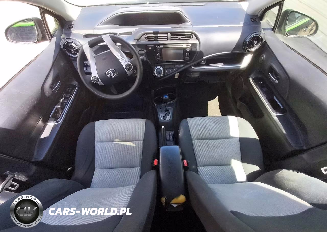 2016 Toyota Prius C Persona Special Edition VIN:JTDKDTB38G1119229 - 8