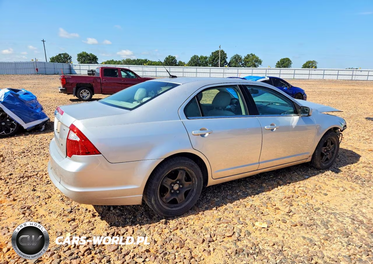 2011 Ford Fusion Se VIN:3FAHP0HA0BR125813 - 3