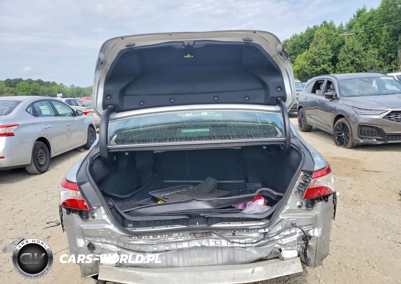 2018 Toyota Camry Le VIN:4T1B31HK0JU507658 - 6