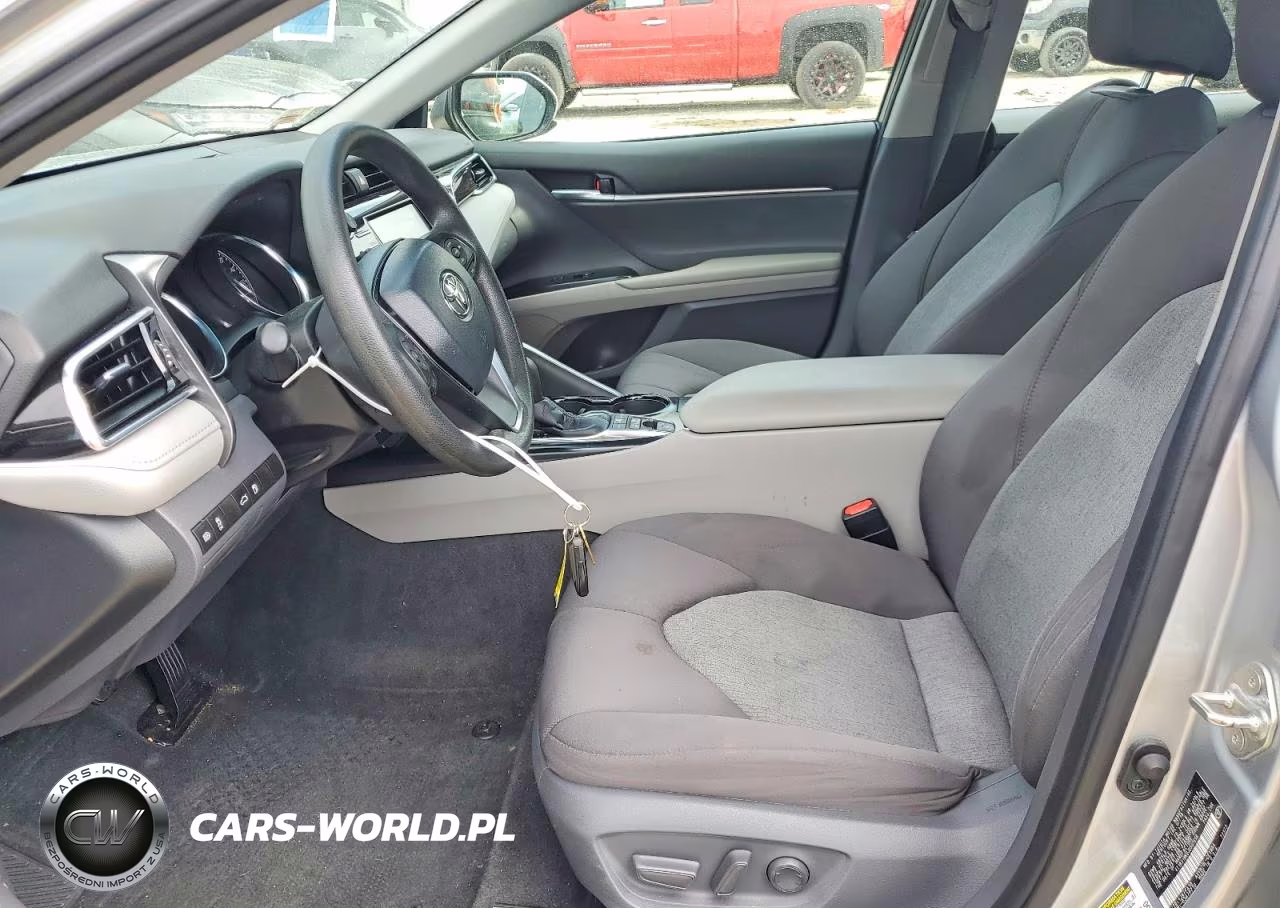 2018 Toyota Camry Le VIN:4T1B31HK0JU507658 - 7