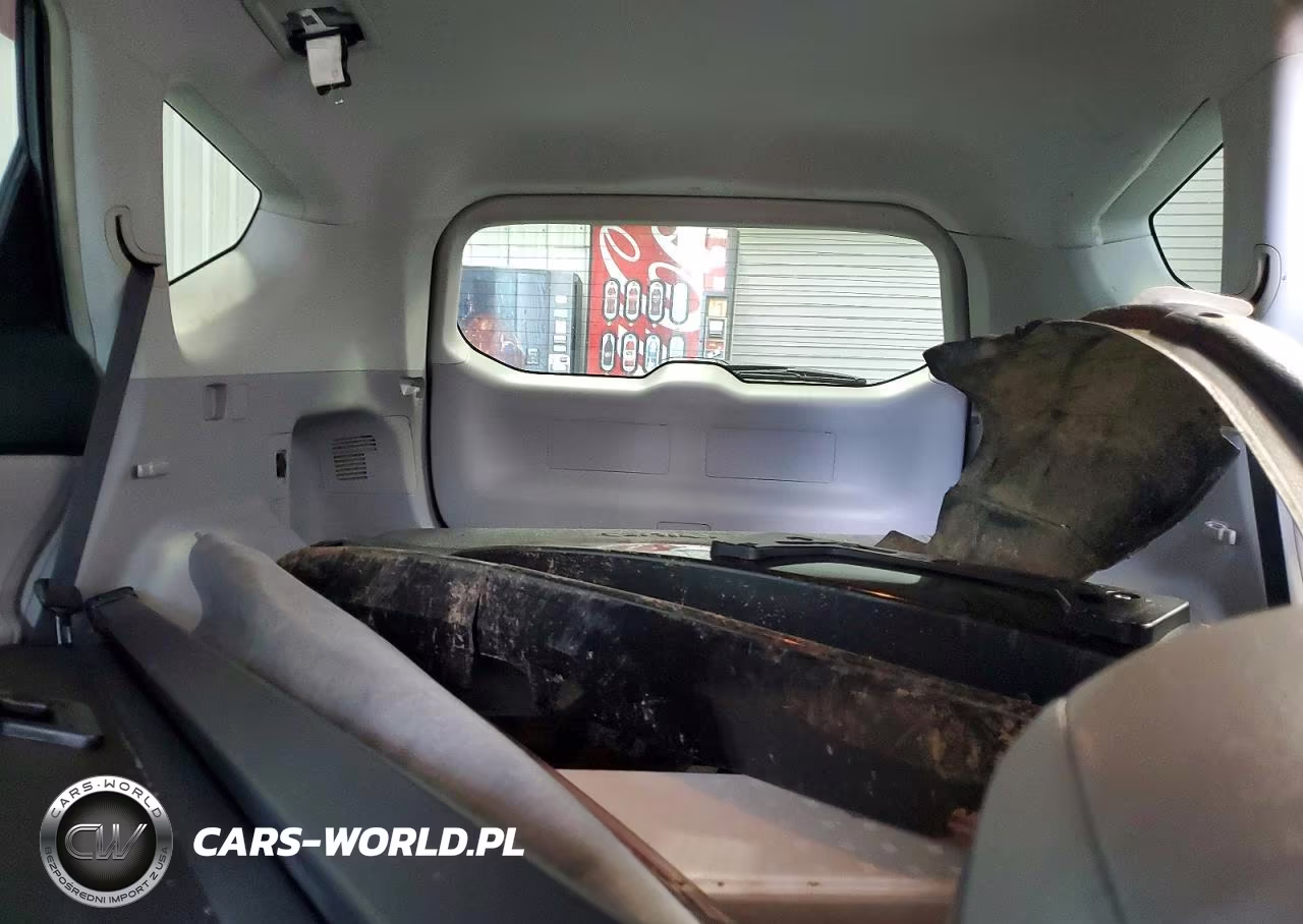 2015 Toyota Prius V Five VIN:JTDZN3EU6FJ017667 - 10