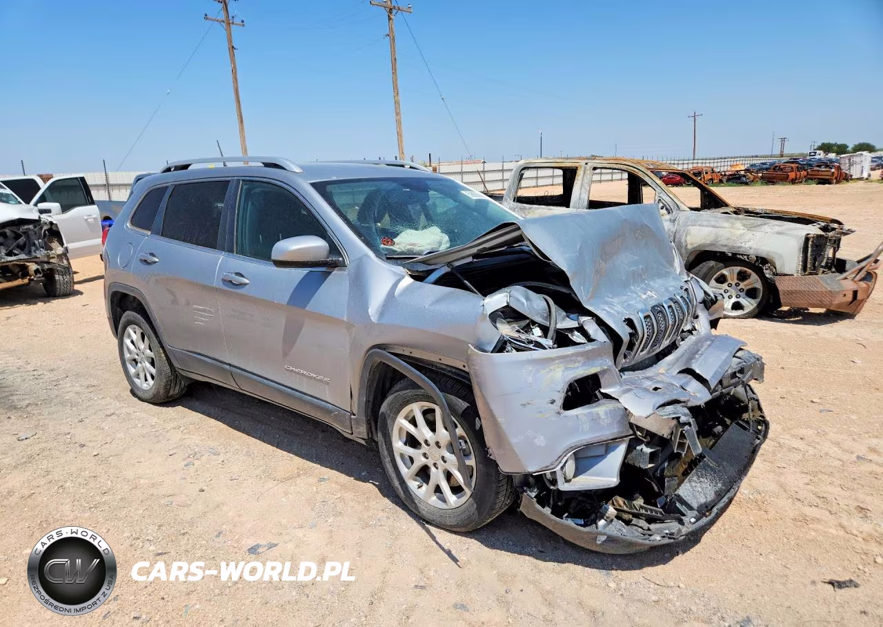 2017 Jeep Cherokee Latitude VIN:1C4PJLCB4HW642515 - 4