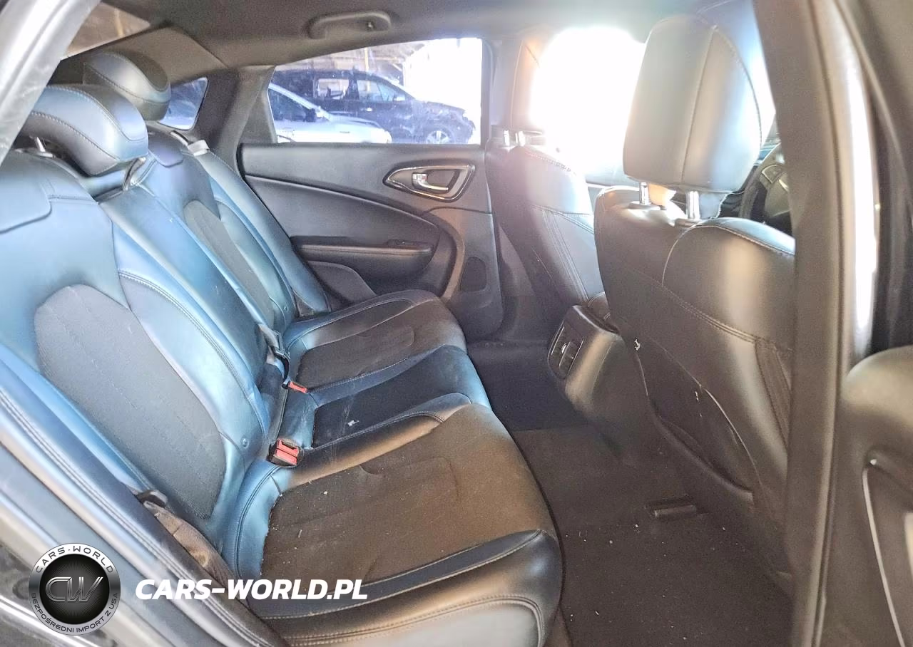 2015 Chrysler 200 S VIN:1C3CCCBG4FN601248 - 10