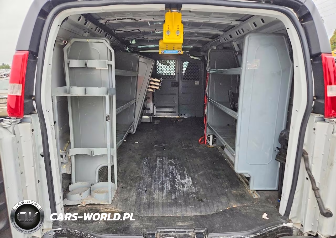 2021 Chevrolet Express G2500 VIN:1GCWGBFP6M1253622 - 10