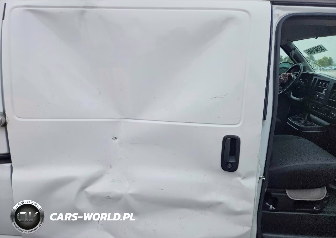 2021 Chevrolet Express G2500 VIN:1GCWGBFP6M1253622 - 11