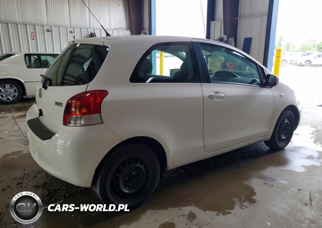2009 Toyota Yaris Base VIN:JTDJT903X95261856 - 3