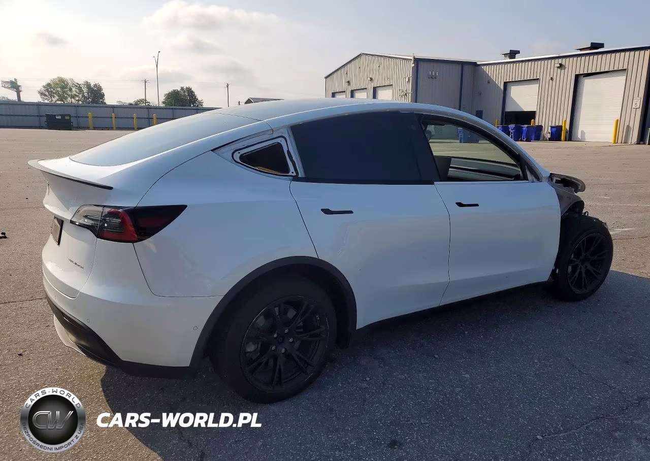 2021 Tesla Model Y VIN:5YJYGDEE8MF185027 - 3