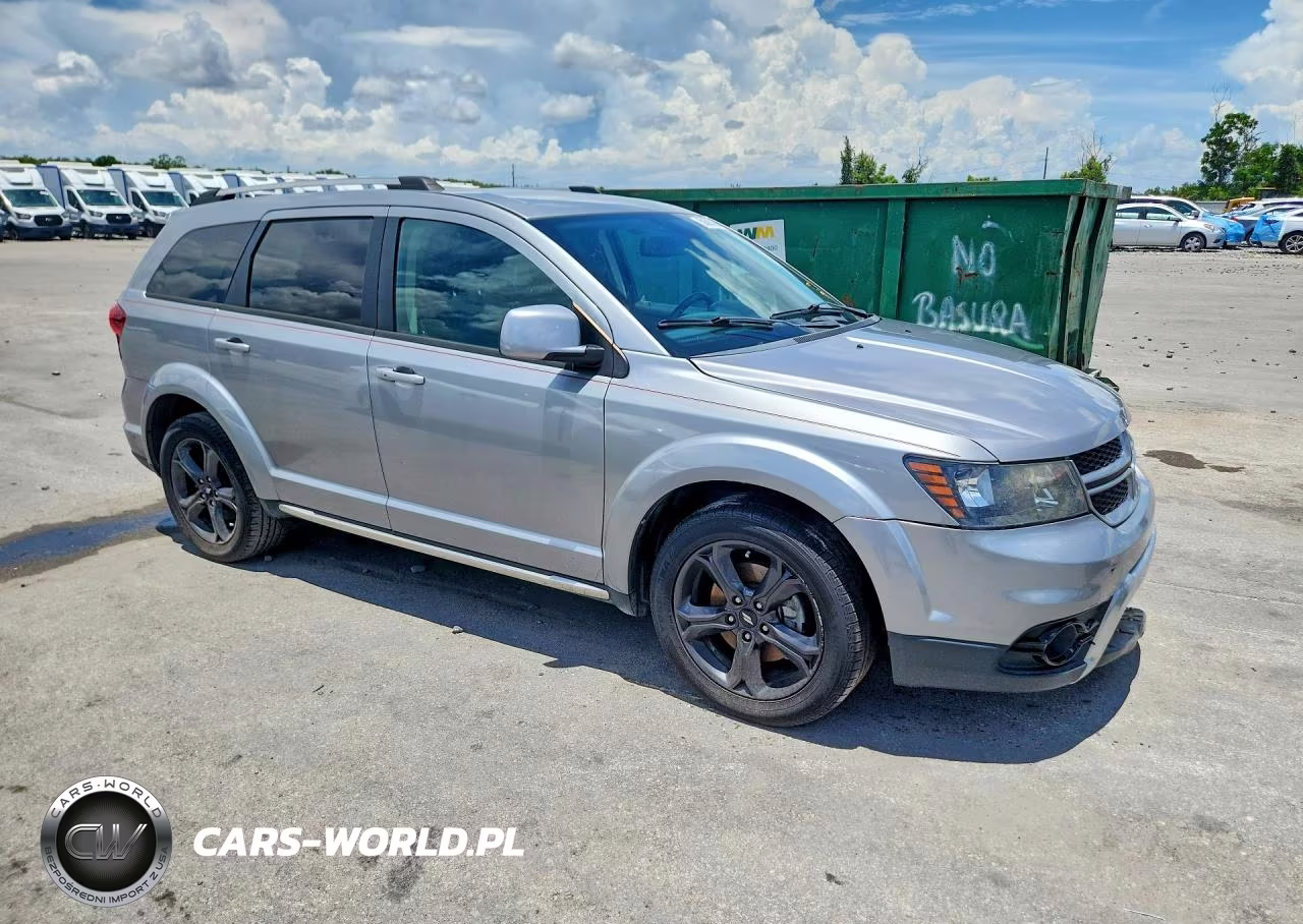 2019 Dodge Journey Crossroad VIN:3C4PDCGG4KT857872 - 4