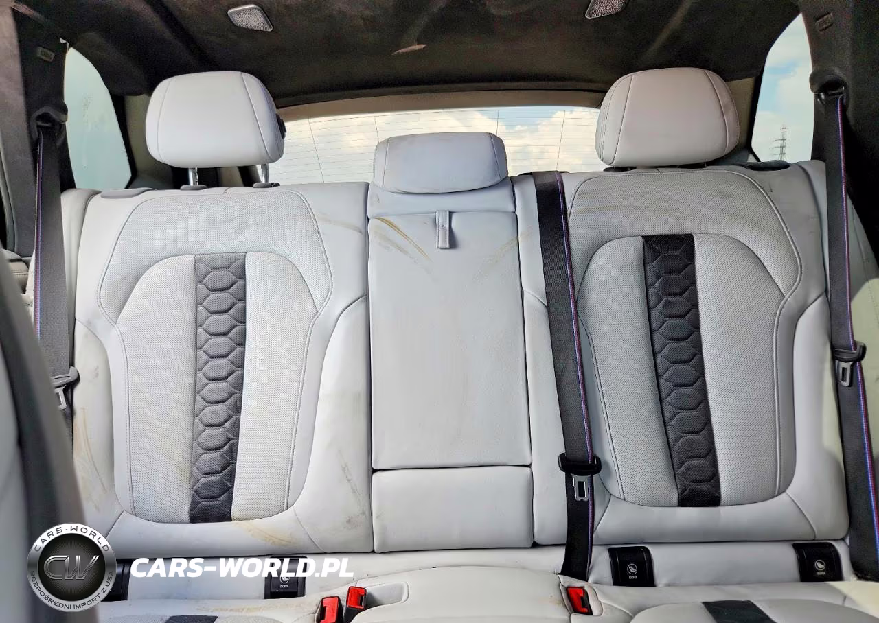 2024 BMW X5 M Competition VIN:5YM13ET05R9T77511 - 10