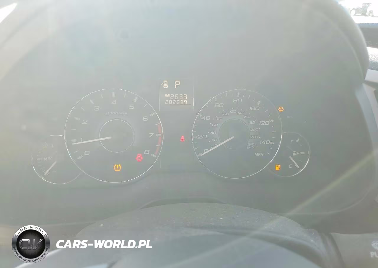 2010 Subaru Outback 2.5I Limited VIN:4S4BRBKC3A3335492 - 9